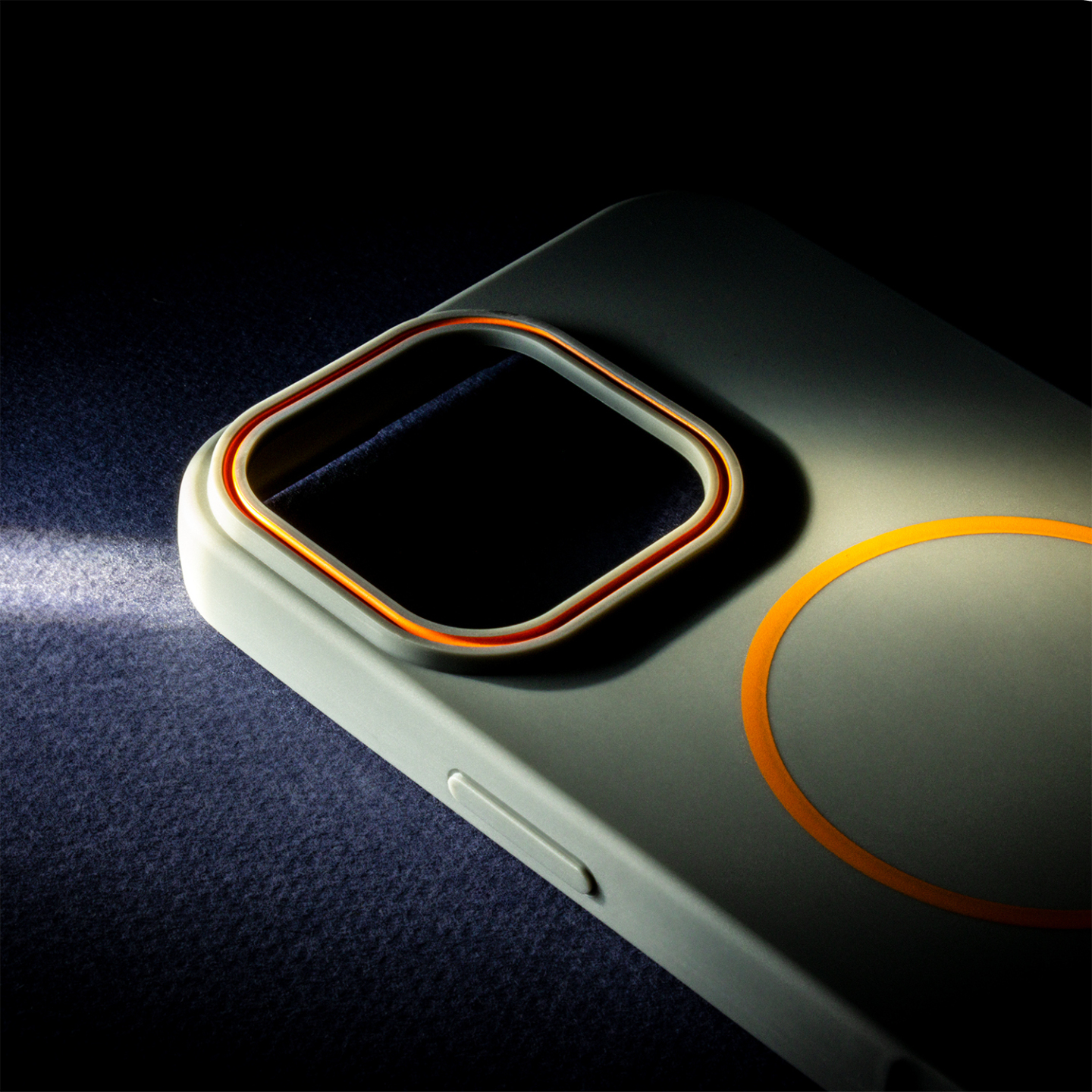 Silikonové pouzdro Apple iPhone 16 Loop Thin Mag šedé s poutkem | PT-MOBIL
