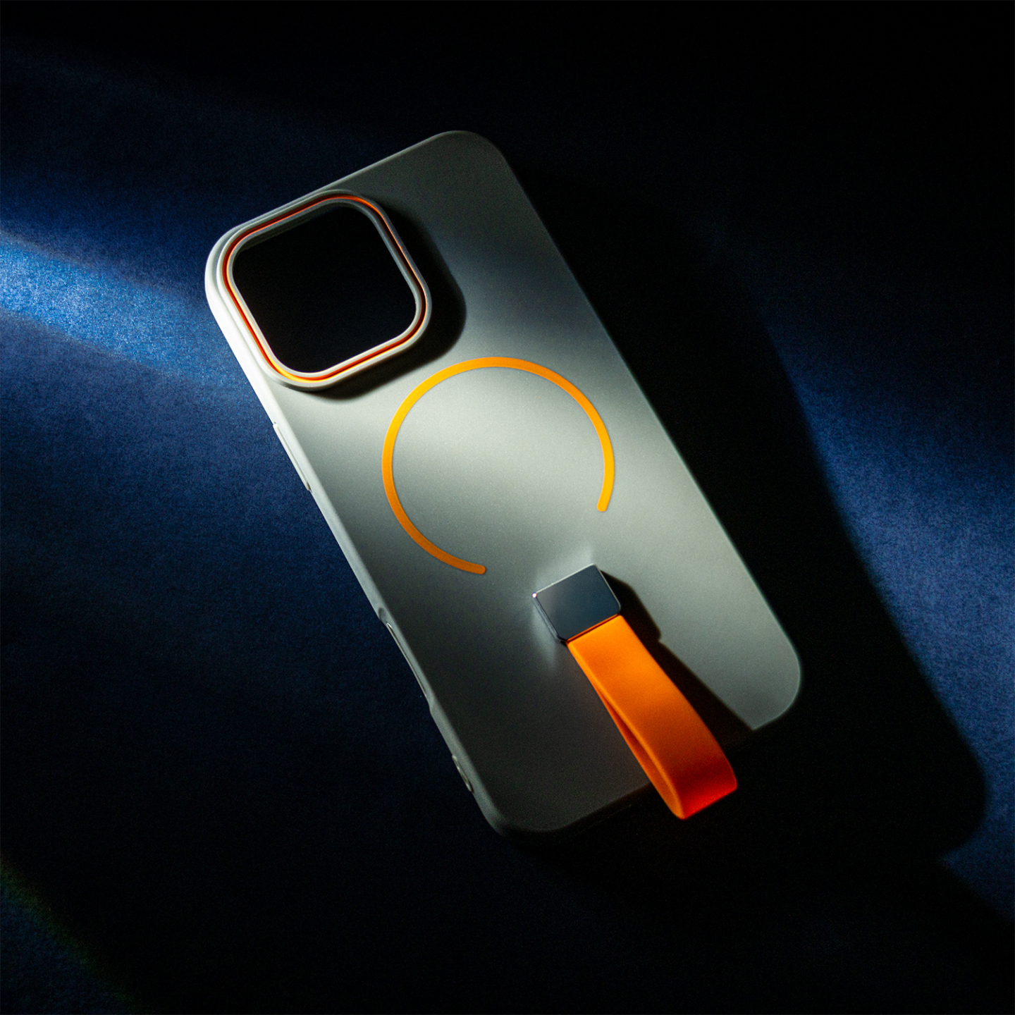 Silikonové pouzdro Apple iPhone 16 Loop Thin Mag šedé s poutkem | PT-MOBIL